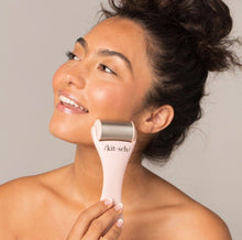 Load image into Gallery viewer, Ice Facial Roller