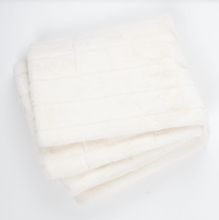 Load image into Gallery viewer, White Channel Faux Fur Throw
